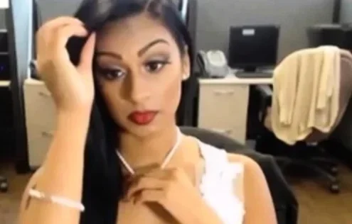 Sexi Desi Bitch on Skype 4