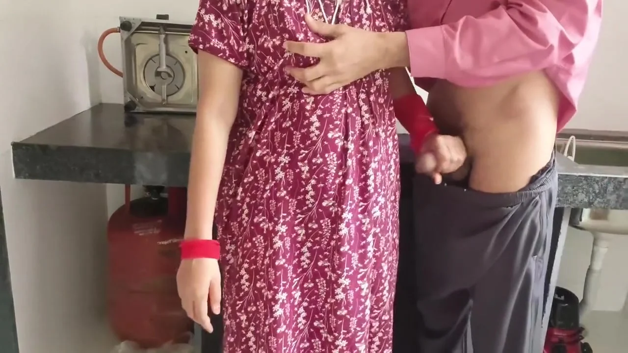 Ghar Me Kam Karane Wali Maid Ko Malik Ne Choda