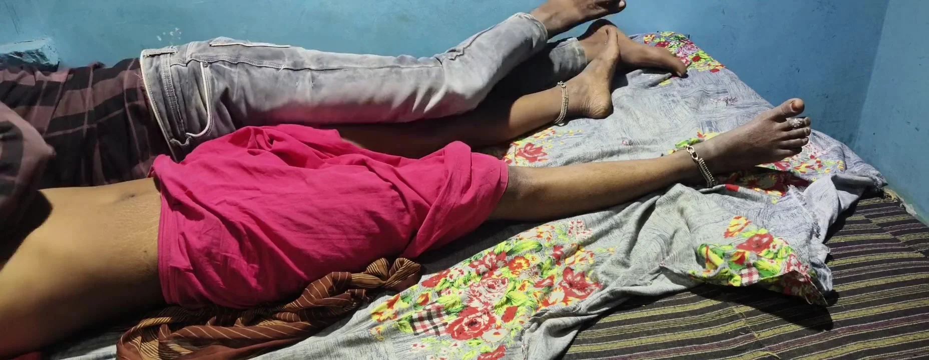 The Husband Opened His Wifes Saree And Fucked Her And Enjoyed It Completely