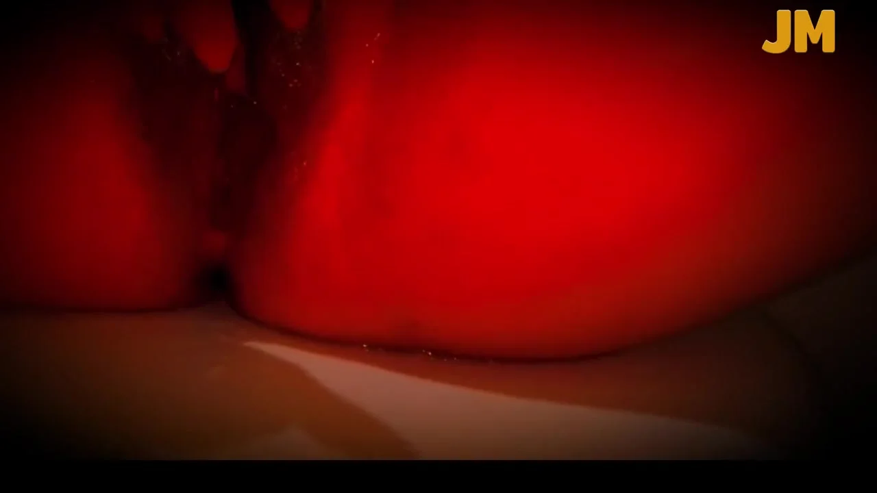 Khmer Sex: Mss Kitty Bathroom Tease In Cambodia(12 )