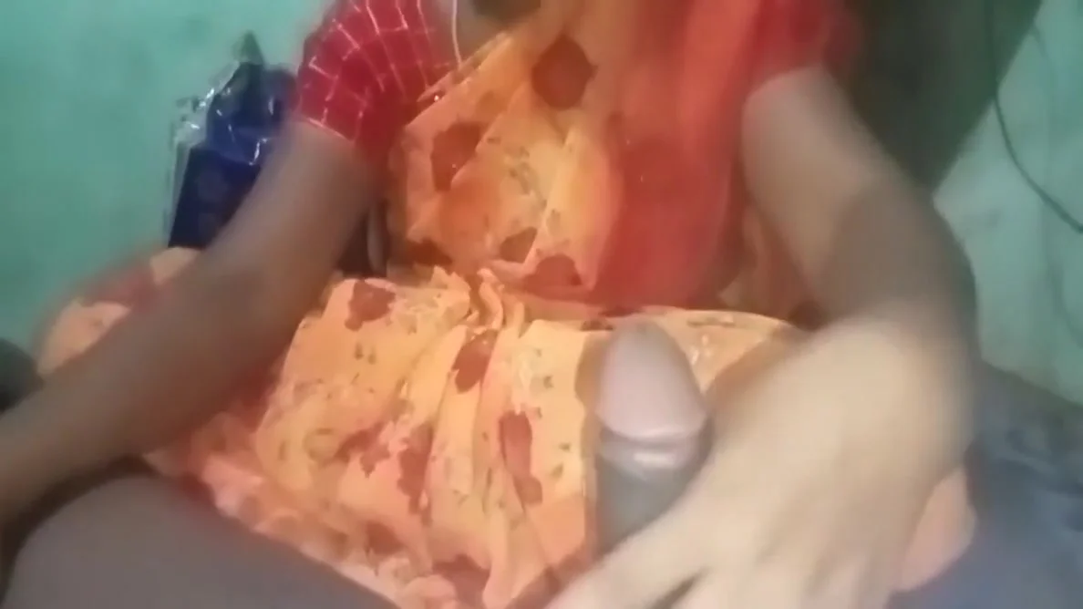 Desi Aunty Handjob In Hotal Room