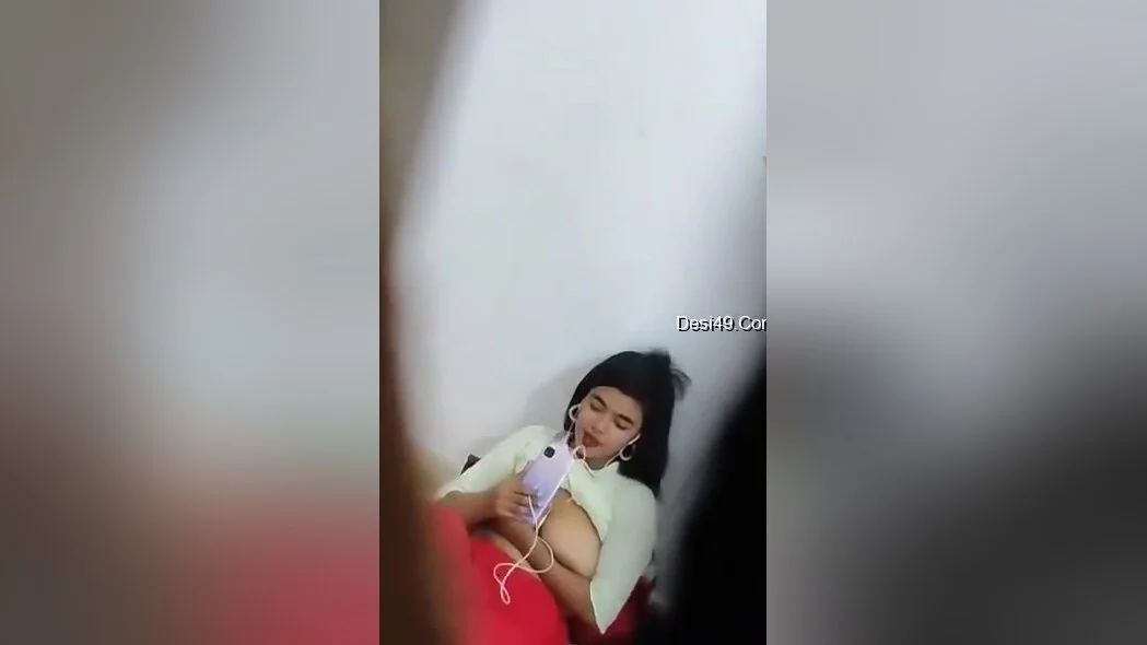 Sexy Desi Girl Shows Her Boobs And Pussy To Lover On Vc Capture In