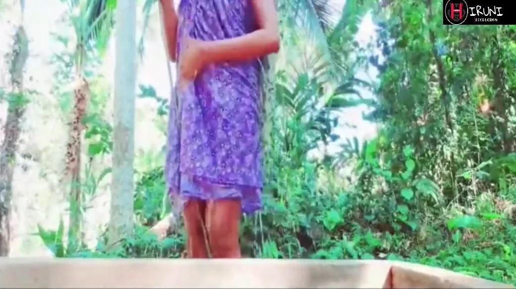 Tamil Girl Outdoor Bathing And Public Masturbation - Indian Hindi Sex Outdoors In Public