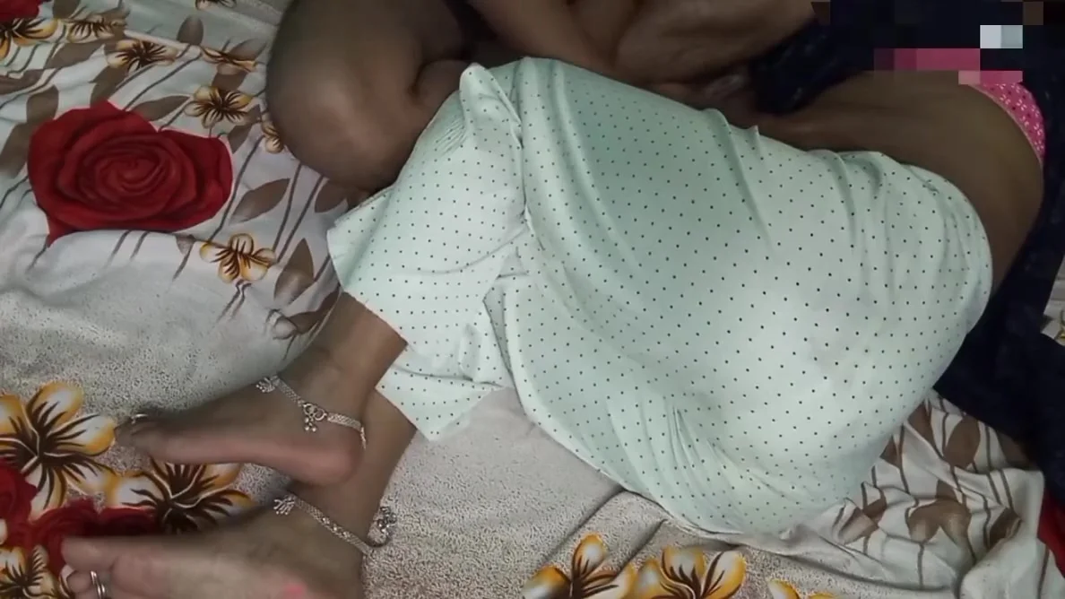 New Romantic And Sexy Video In Hindi