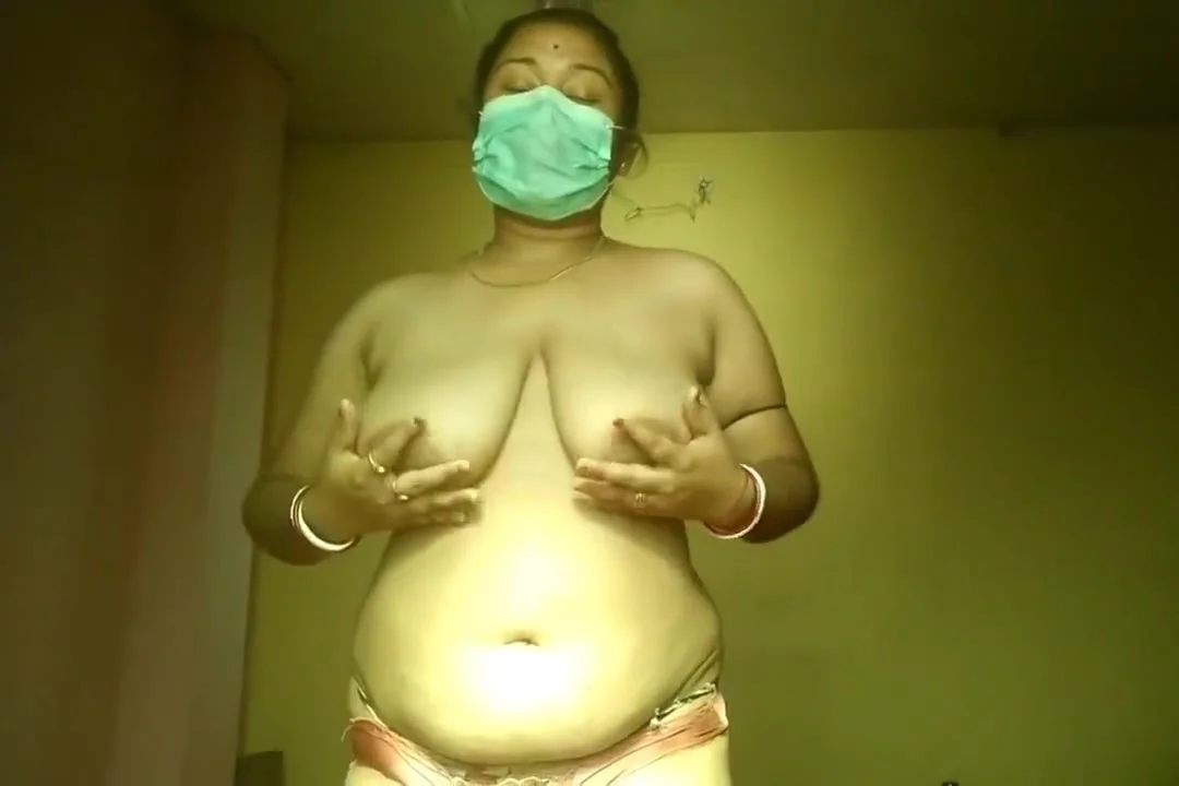 Today Exclusive- Desi Boudi Shows Her Boobs And Pussy 1