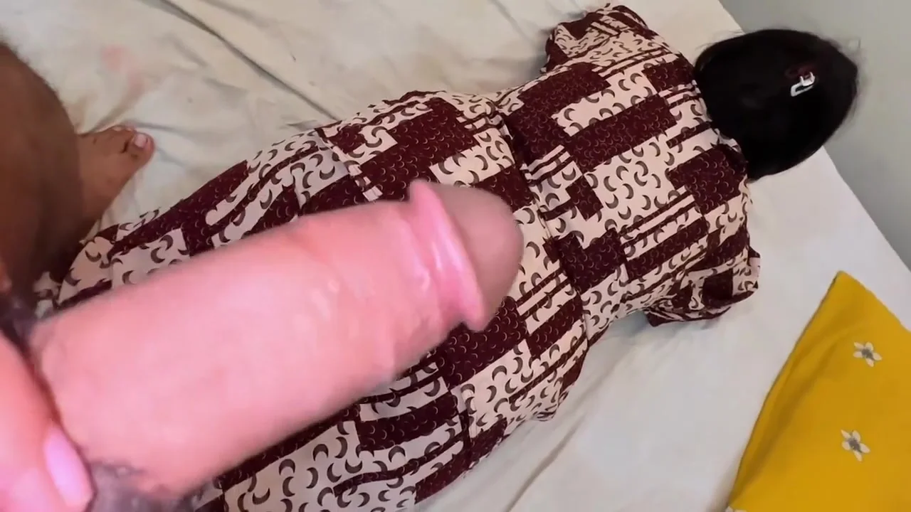 Moti Gand Vali Mallu Hot Stepmom Anal Fucked By Stepsons Friend When She Rest On Bed And Watching Porn Video