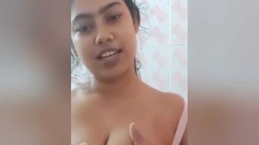 Today Exclusive- Sexy Bangla Girl Showing Her Boobs