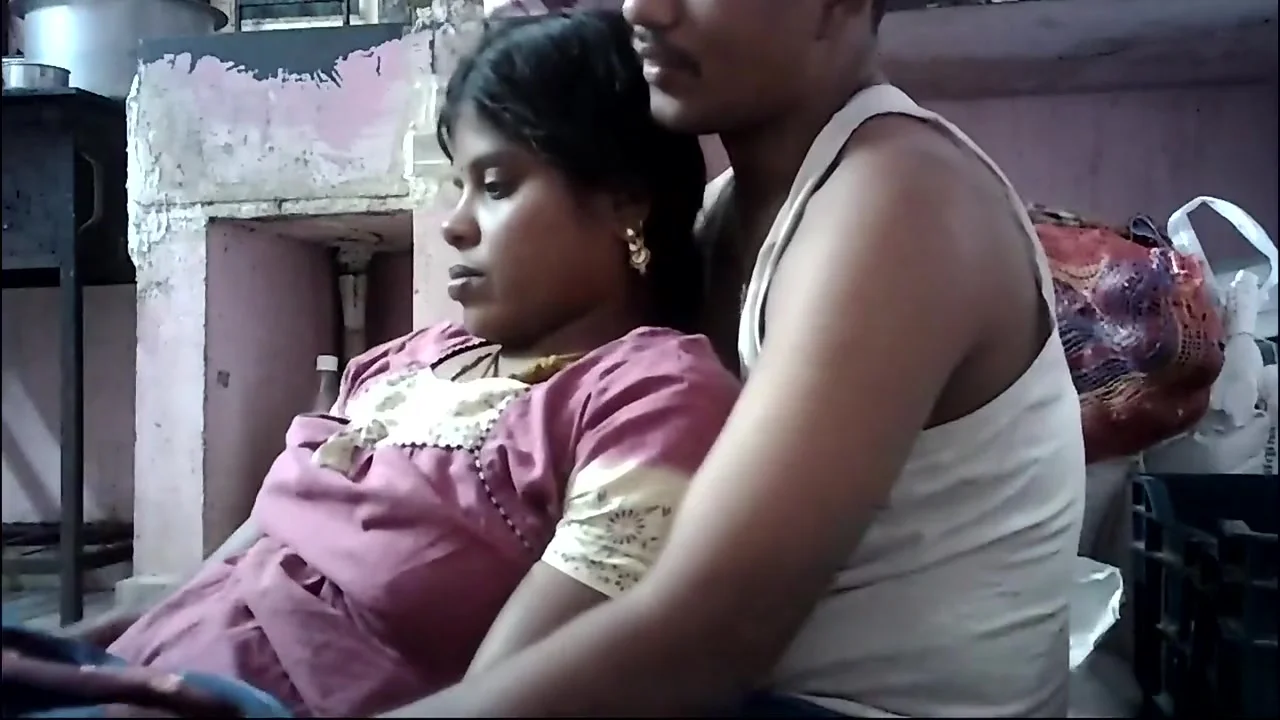 Indian House Wife Hot Big Boobs Show And Pressing