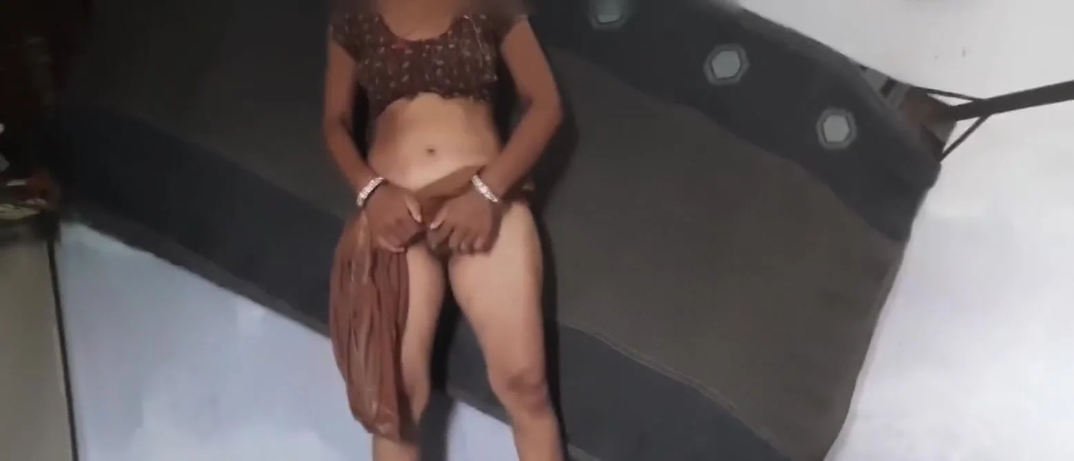 The Married Who Came Home Is Taking Off Her Wet Clothes And Showing Her Wet Bhajan To The Stepbrother, The Beautiful Wants To Be Scolded By The Stepbrother