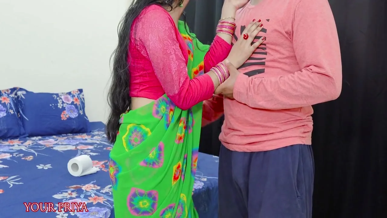 Indian Chachi Priya Naked The Saluting Cock Of Her While Dirty Hindi Talking