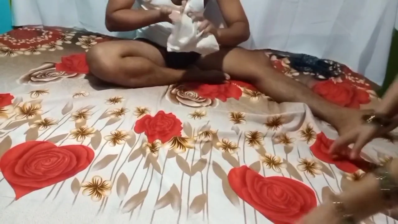 Hot Indian Bhabhi Having Romance With Hindi Sex