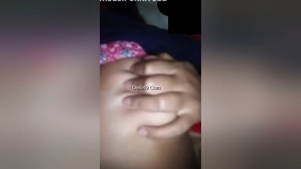 Today Exclusive- Cute Desi Girl Showing Her Boobs On Video Call
