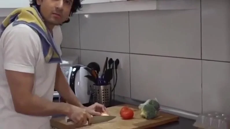 Indian Bhabhi Drink Karke Aayi To Nokar Ne Mast Chudai Ki