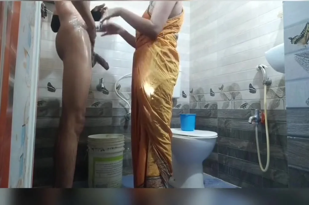 Rikki Lee In Kam Wali Bai Kapde Dhote Samye Mailk Ne Kiya Jabardasti