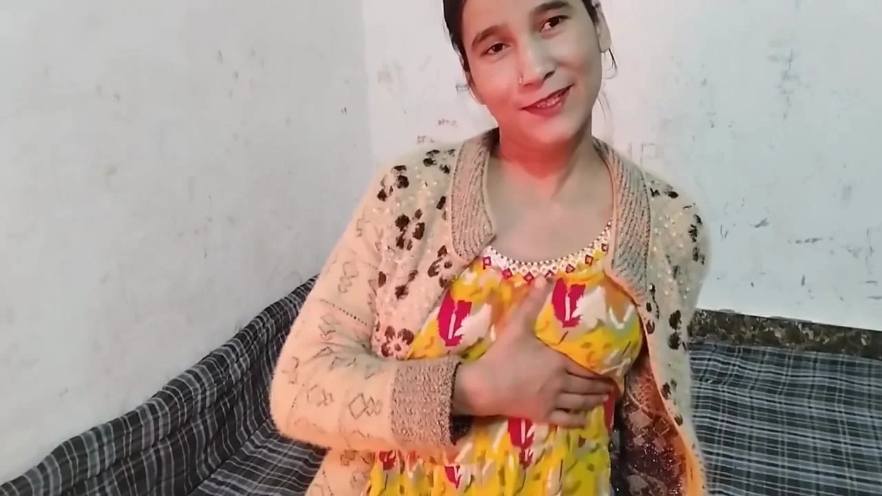 Chachi Ko Chod Kar Bur Se Paani Nikala