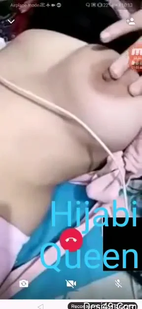 Today Exclusive- Desi Bangla Chick Shows Her Boobs