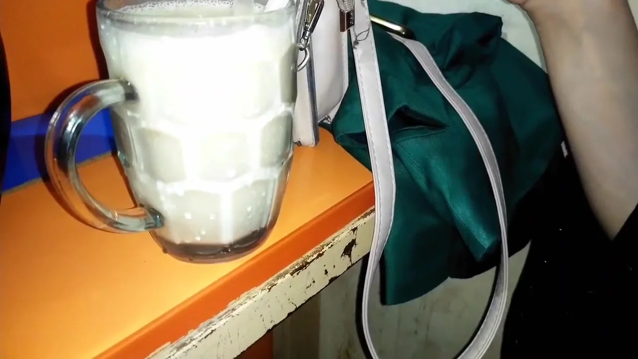 Pakistani Cute Girl Sex In Lahore Juice Corner