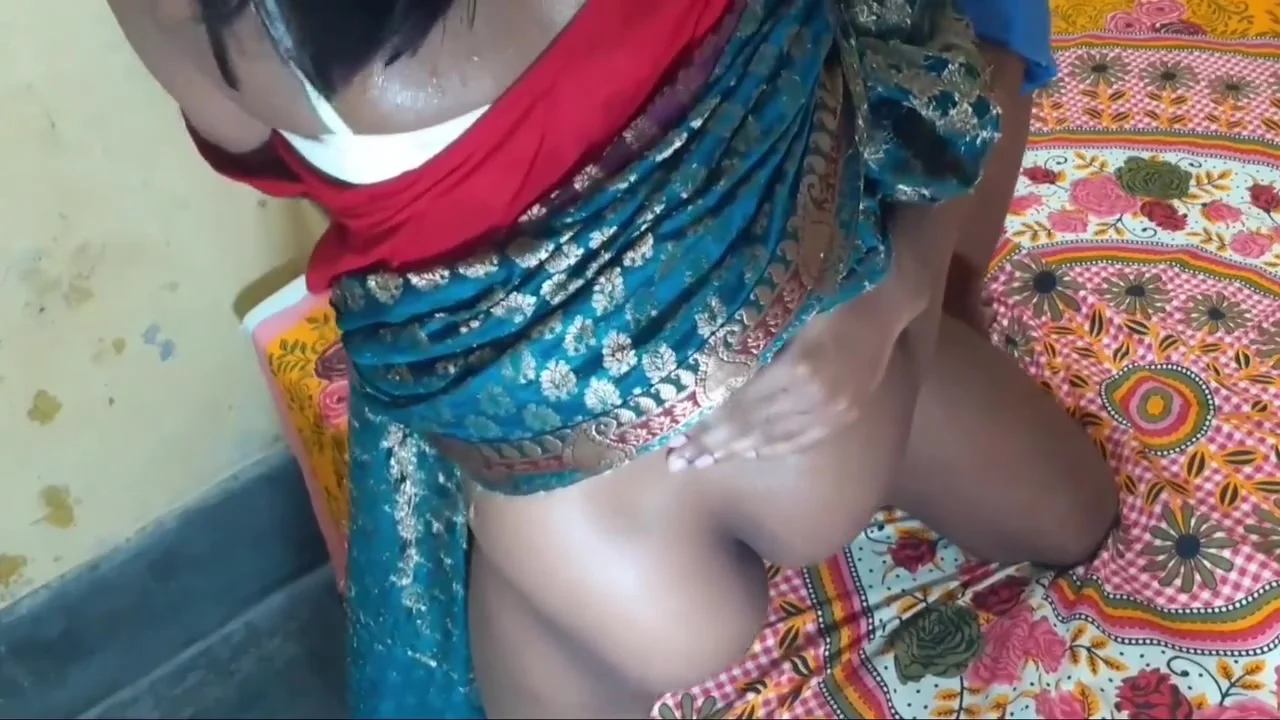 Indian Desi Housewife And Texi Driver Ki Secret Relationship