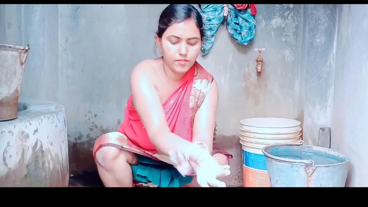 Meri Big Boobs Vali Bhabhi Naha Rahi Thi Aur Muje Bola K Video Banao - Hindi Sex
