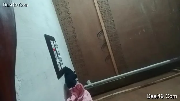 Today Exclusive- Horny Tamil Girl Shows Her Boob And Pussy