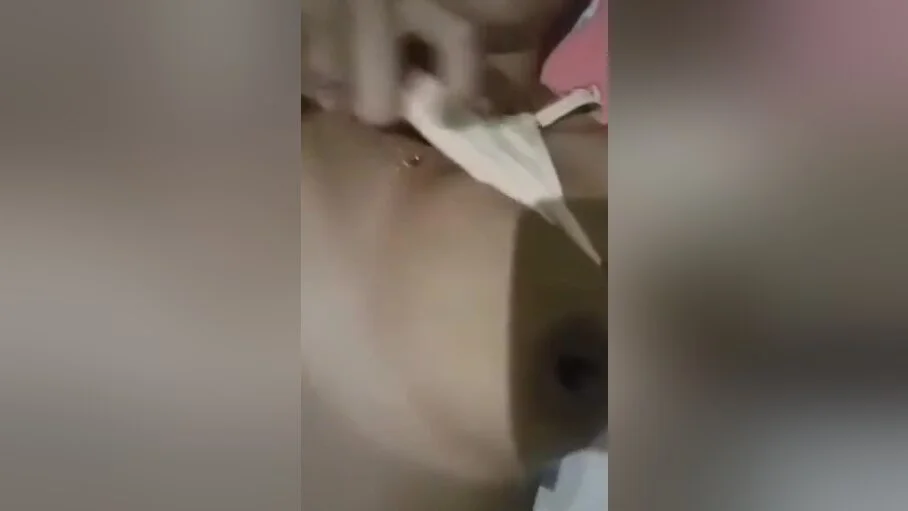 Today Exclusive-desi Girl Showing Her Boobs And Pussy