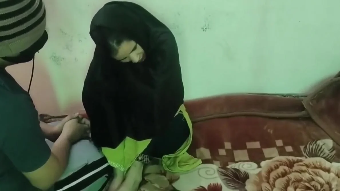 Abbu Jaan Ne Meri Jawani Dekh Kar Jabar Dasti Pela