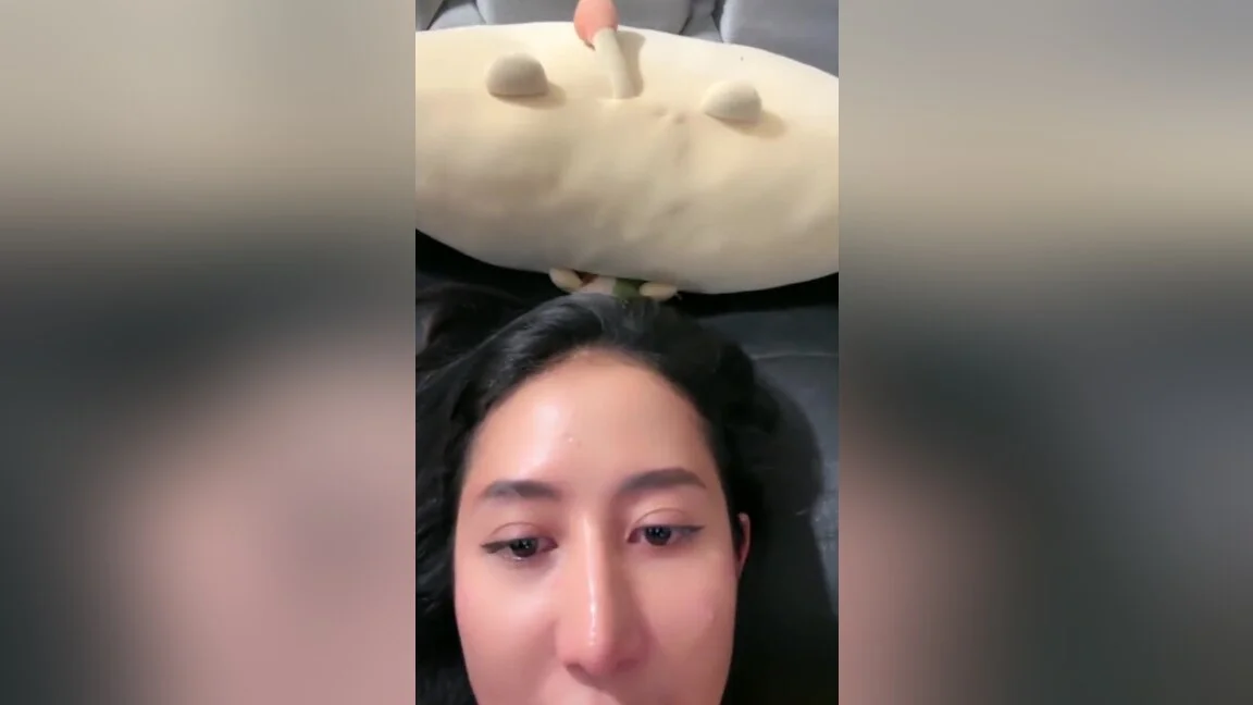 Sexiest Asian Girl In Jakarta Horny During Live