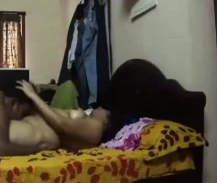 Desi housegirl  gets her pussy sucked by her lover