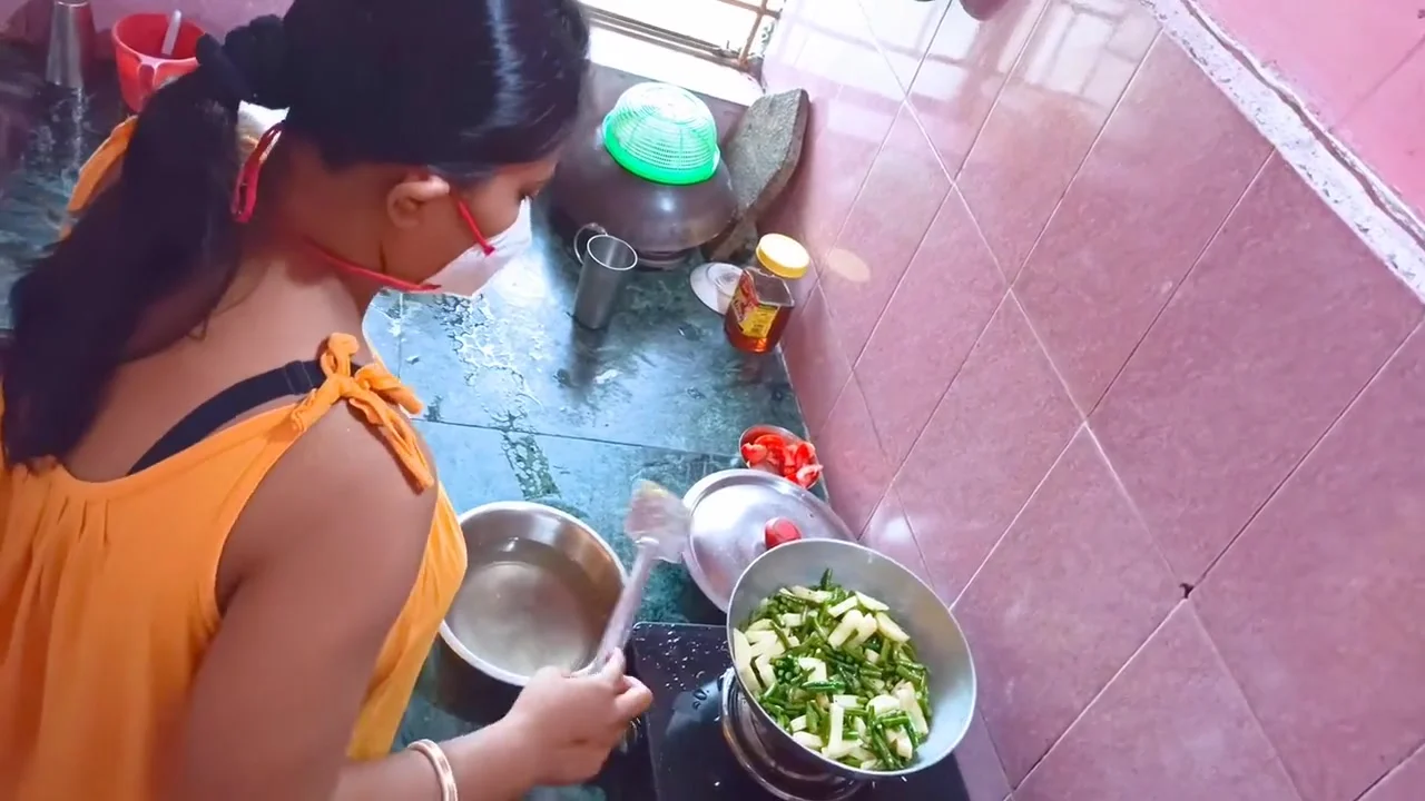 Hot Milf In During Cooking Hot Step mom Feeling Big Pissing Prature