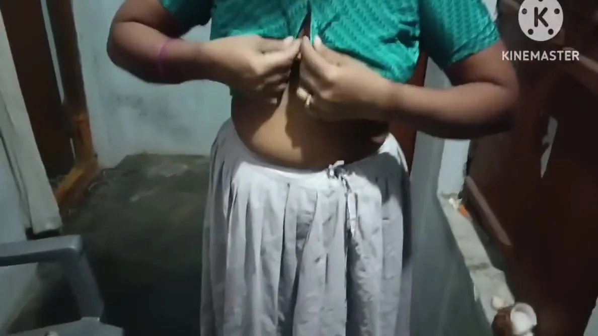 Telugu Wife Chenging Saare In Front Of Ho Hasbend