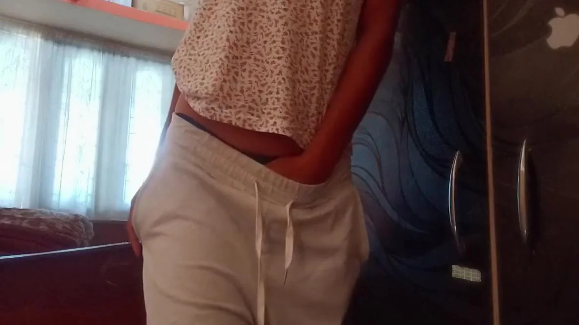 Desi Girl Hot Video Showing Boobs And Ass