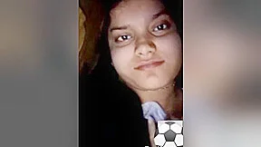 Today Exclusive-sexy Girl Showing Her Boobs On Video Call