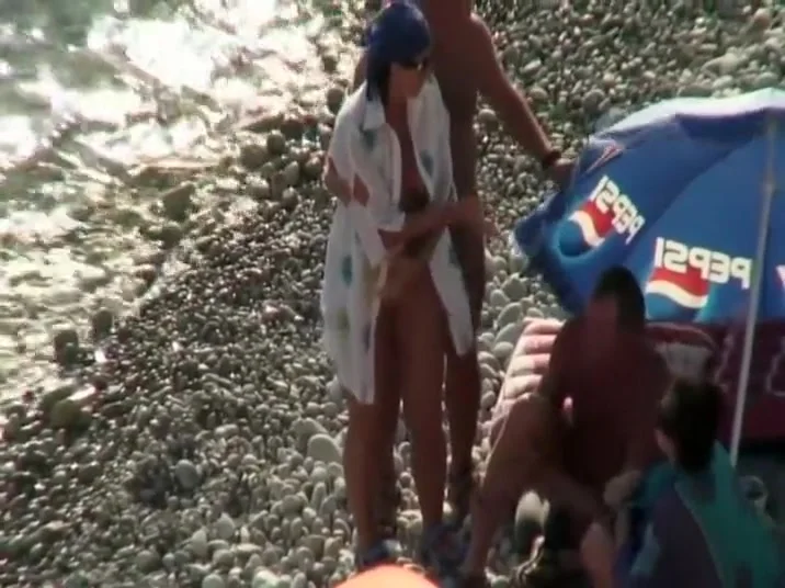 Pussy licking on a beach