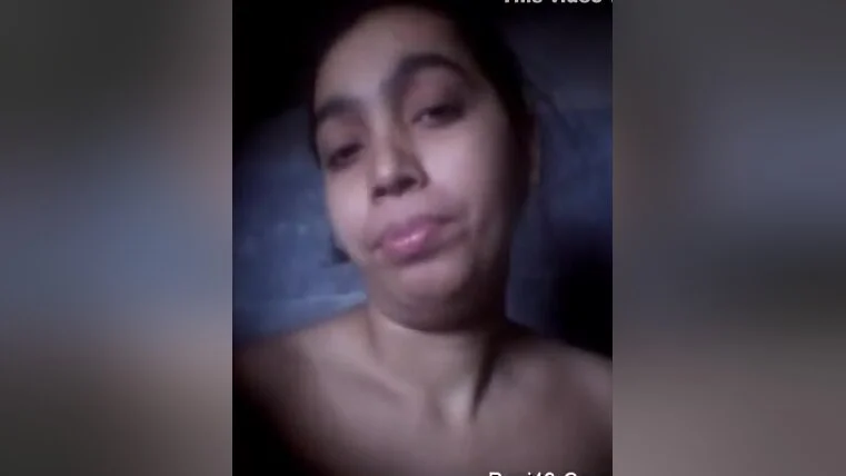 Sexy Paki Girl Showing Her Nude Body