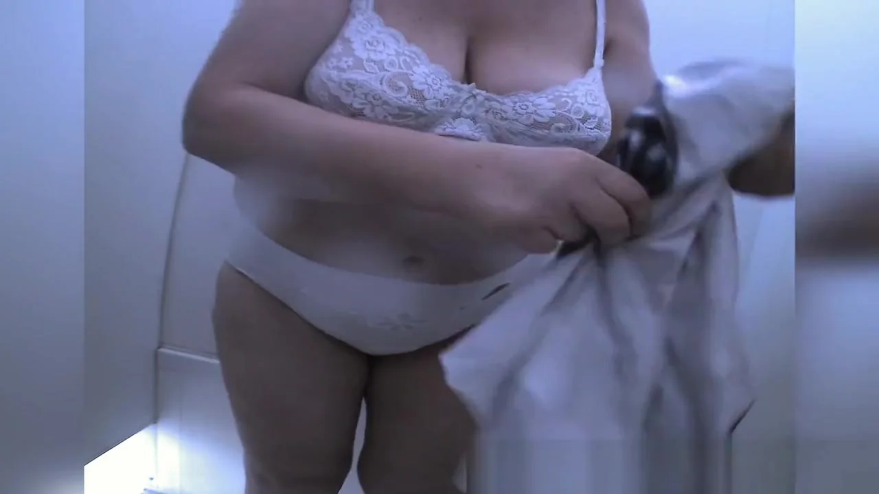 Hot Beach, Russian, Scene Uncut