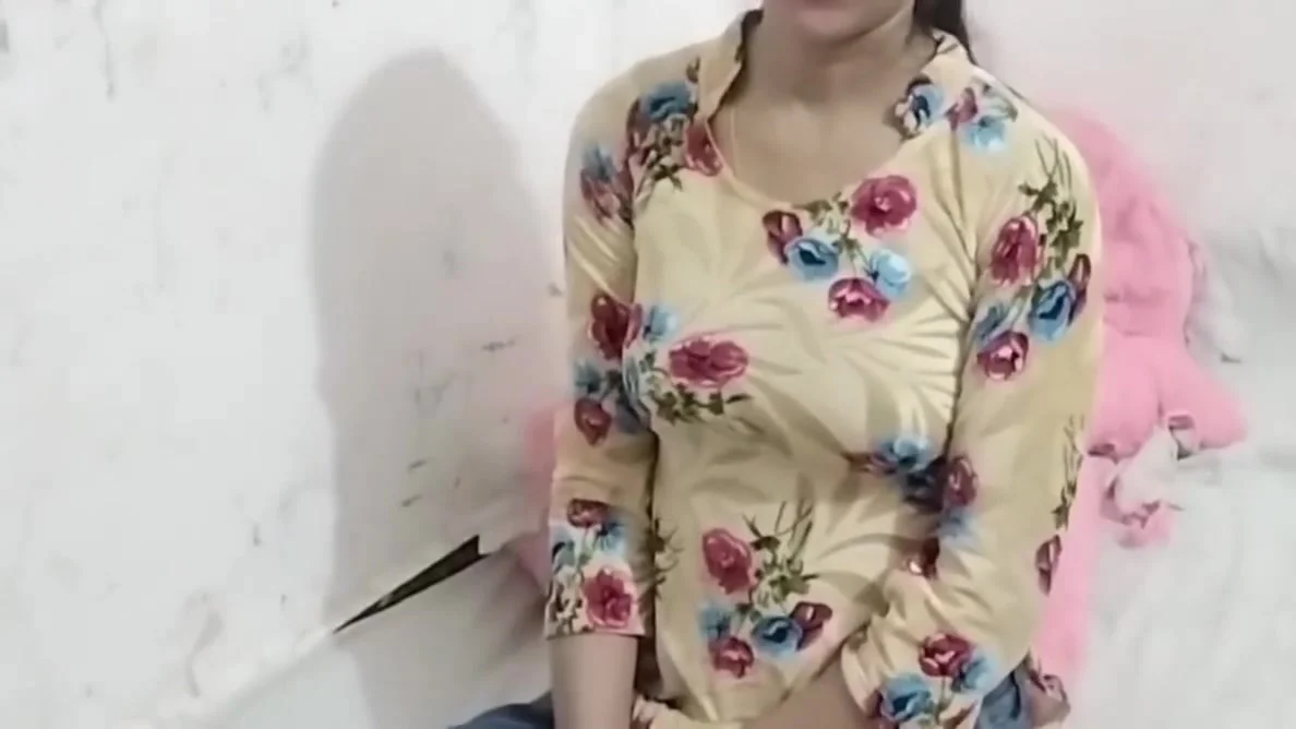 Stepsister In Law Ko Bathroom Me Pakad Ke Piche Se Land Daal Diya