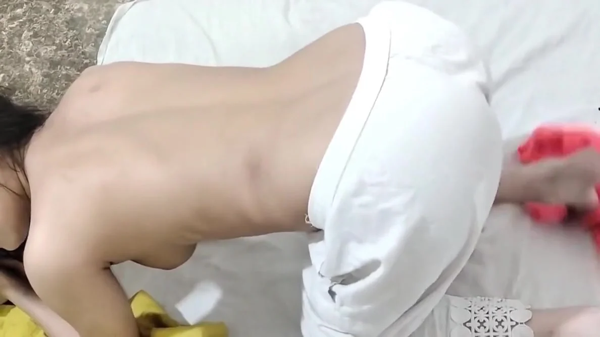 Naukrani Ko Paise Dekar Malik Ne Chod Diya