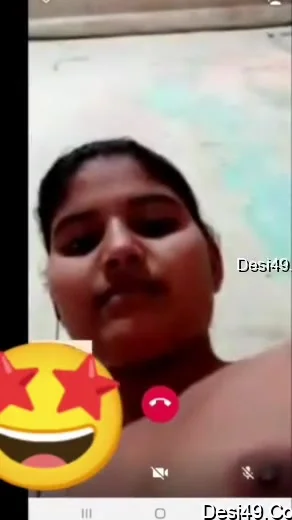 Beautiful Desi Girl Showing On Videocall