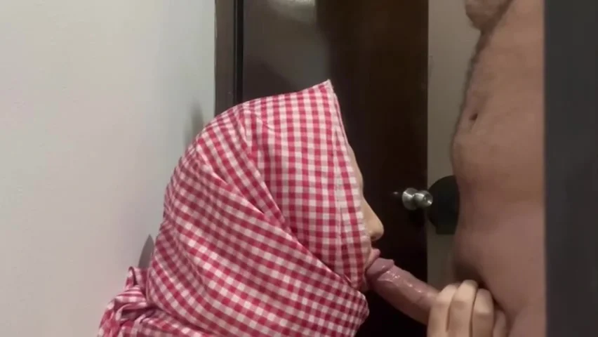 الجنس الفموي صديق صديقي في حفلة خفية, Oral Sex My Boyfriends Friend At A Hidden Party