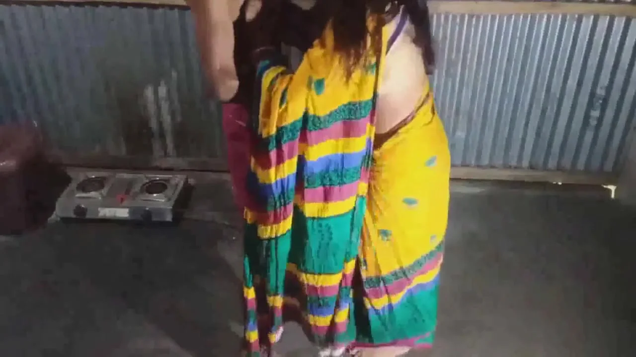 Ghr Main Kamali Ko Akela Dekh Kar Chhoda