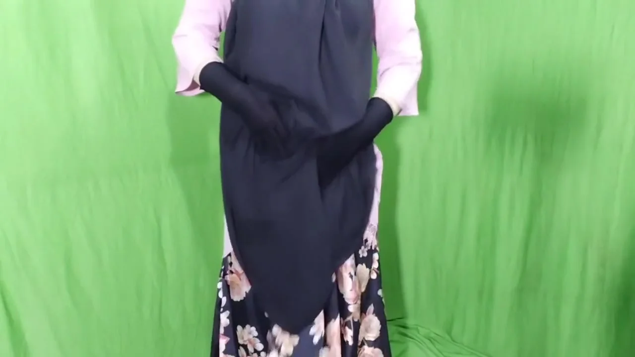 Super Sexy Seductive House Owner Fucked Hard By Her Servant