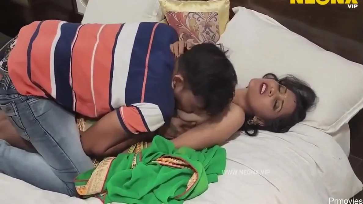 Desi Bhabhi Gets Fucked By With Young Devar