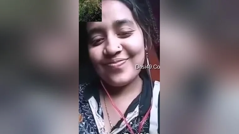 Today Exclusive- Bangladeshi Girl Showing Her Boobs And Pussy On Video Call 2