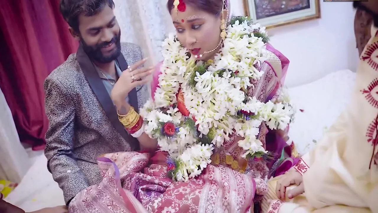 Gangbang Suhagarat 2 - Desi Indian Teen 18+ Wife Very 1st Suhagarat ( Full Movie )