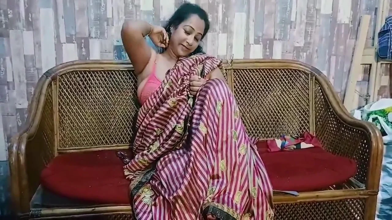 Shila Madam Apne Boor Me Scale Ghusa Li