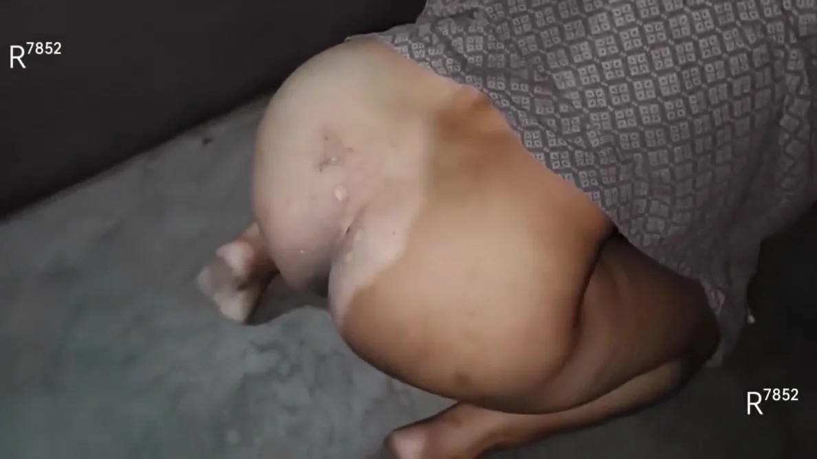 Desi Indian House Wife Fucking During Day Time When Working In Her Kitchen