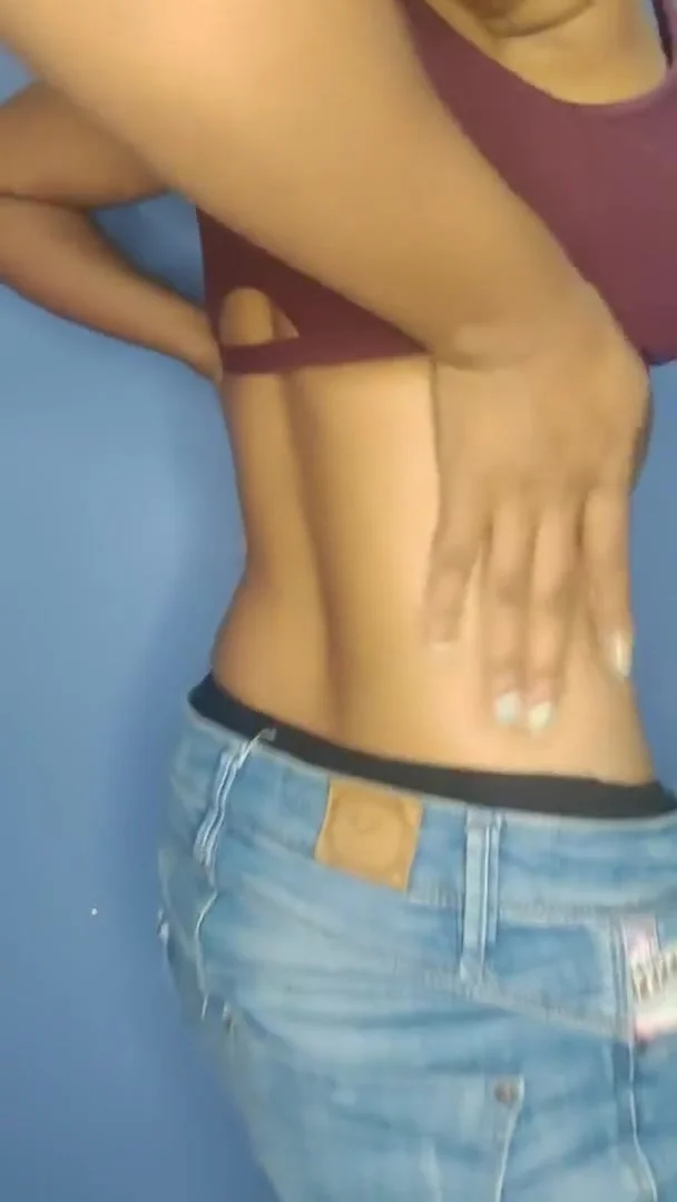 Lina Paige - Indian Sexy Girl Showing Moves