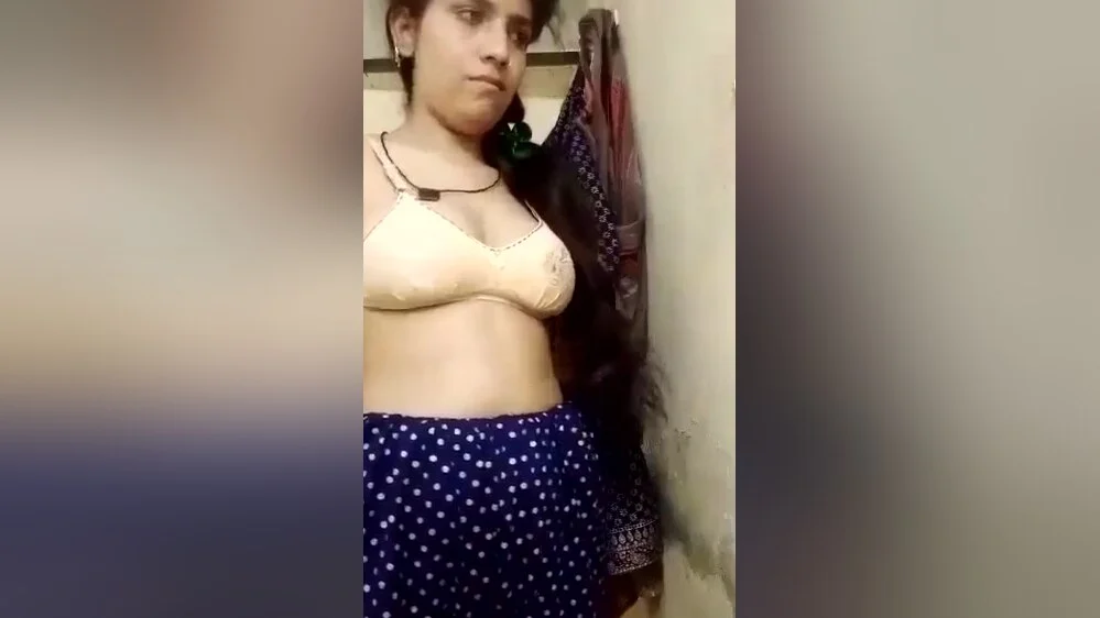 Hot Paki Girl Shows Her Boobs And Pussy