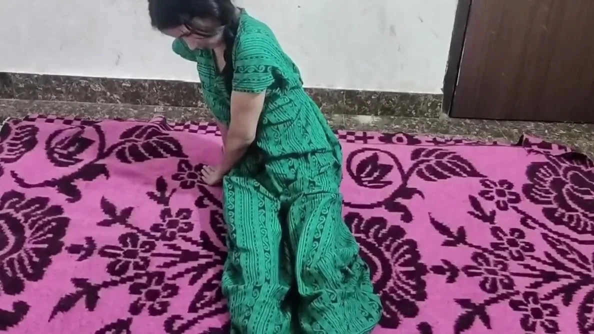 Chachi Ka Bur Chod Kar Paani Nikal Diya