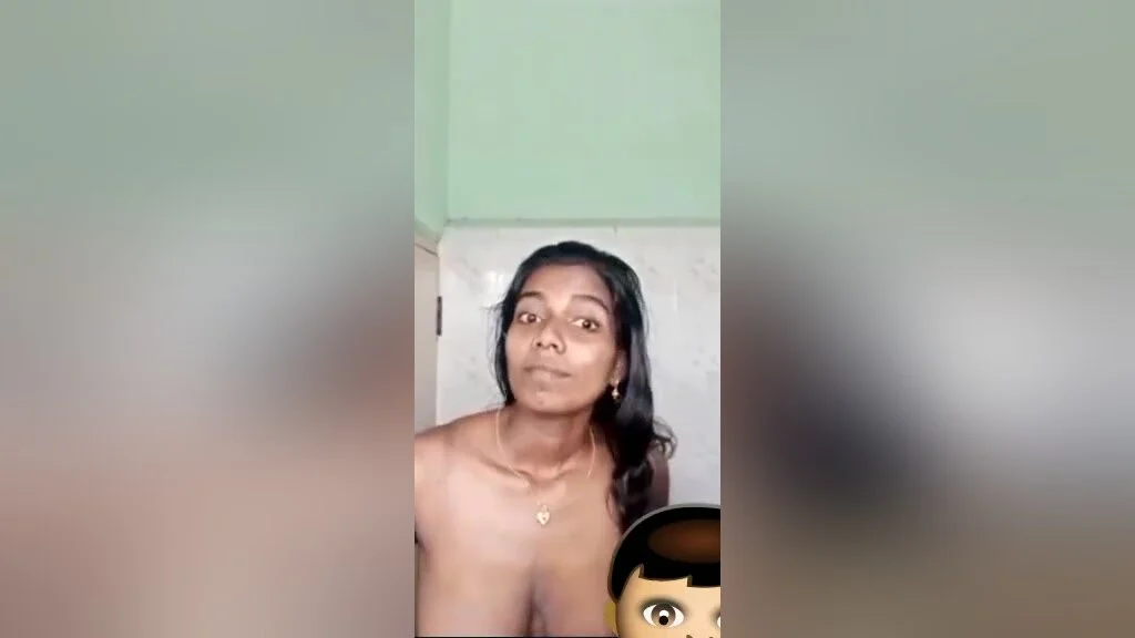 Mallu Girl Shows Boobs To Lover On Vc 4